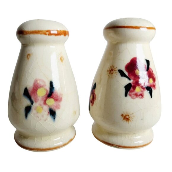 Vintage 1950s Pink Rose Salt and Pepper Shakers Made in Japan Needs Stoppers - Picture 3 of 9